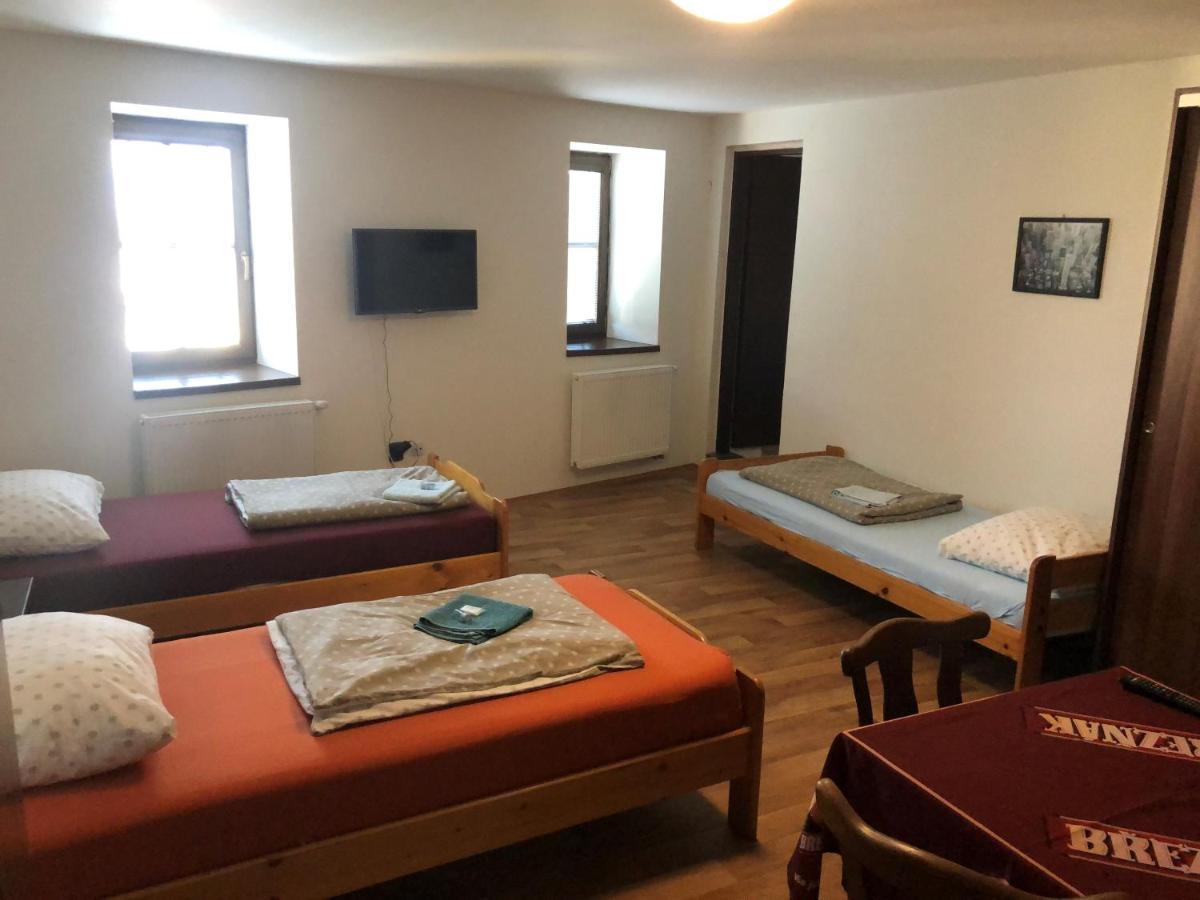 Restaurace U Kostela Hotel Marianske Radcice Buitenkant foto