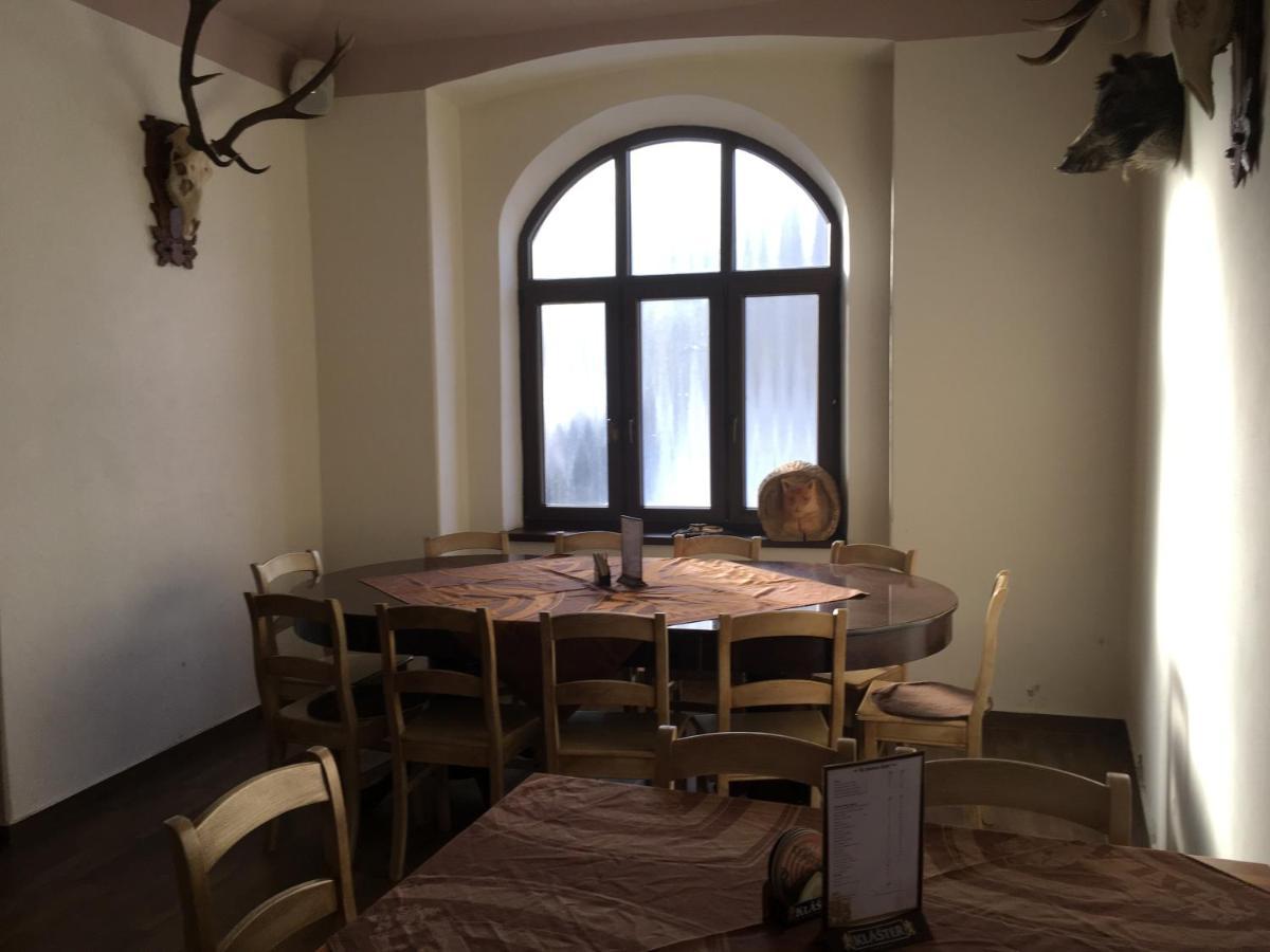 Restaurace U Kostela Hotel Marianske Radcice Buitenkant foto